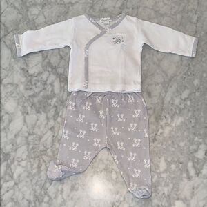 Kissy Kissy White & Gray Giraffe Baby Footie Outfit 0/3M